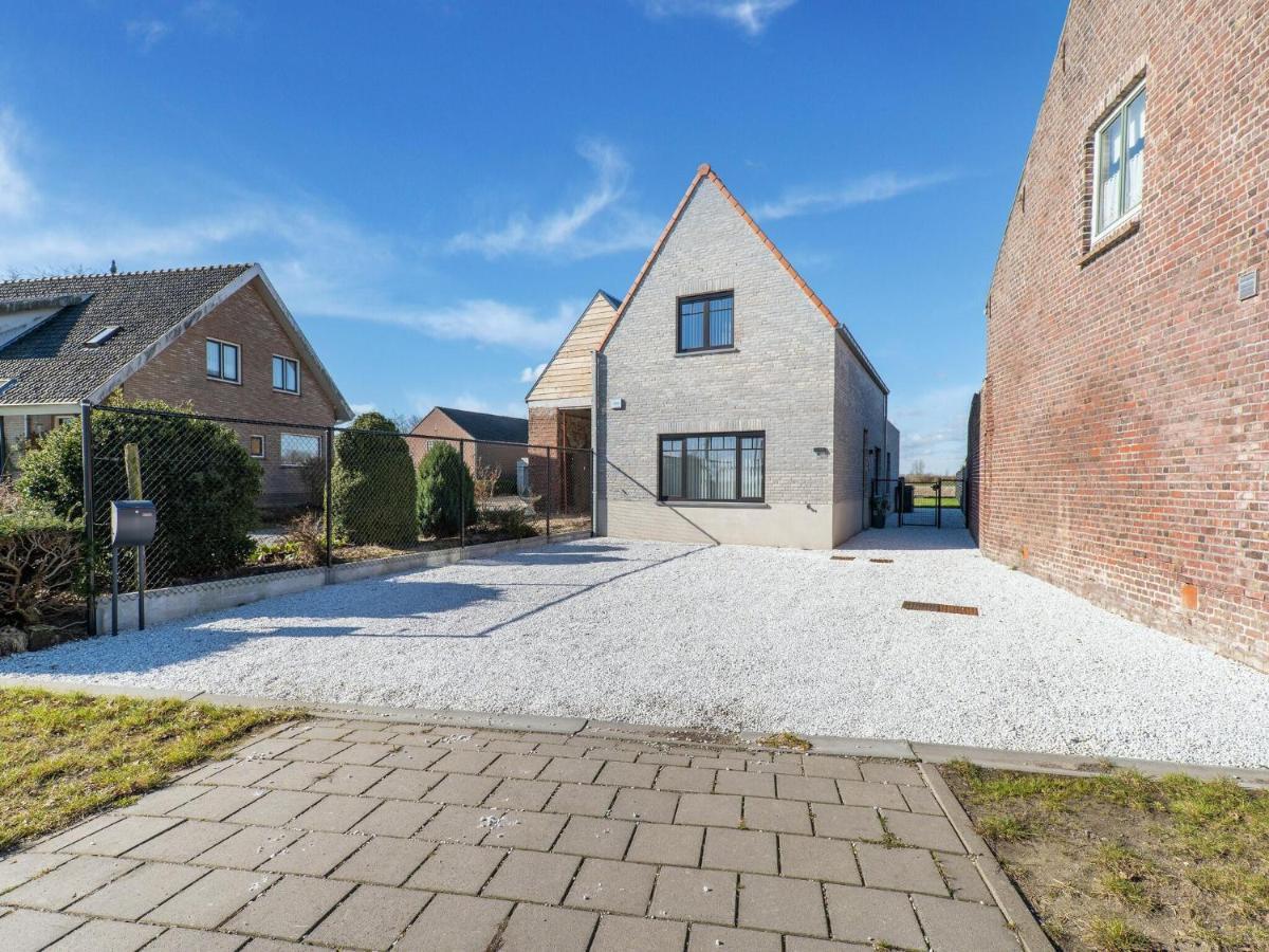 Modern Holiday Home With Garden Aardenburg Eksteriør bilde
